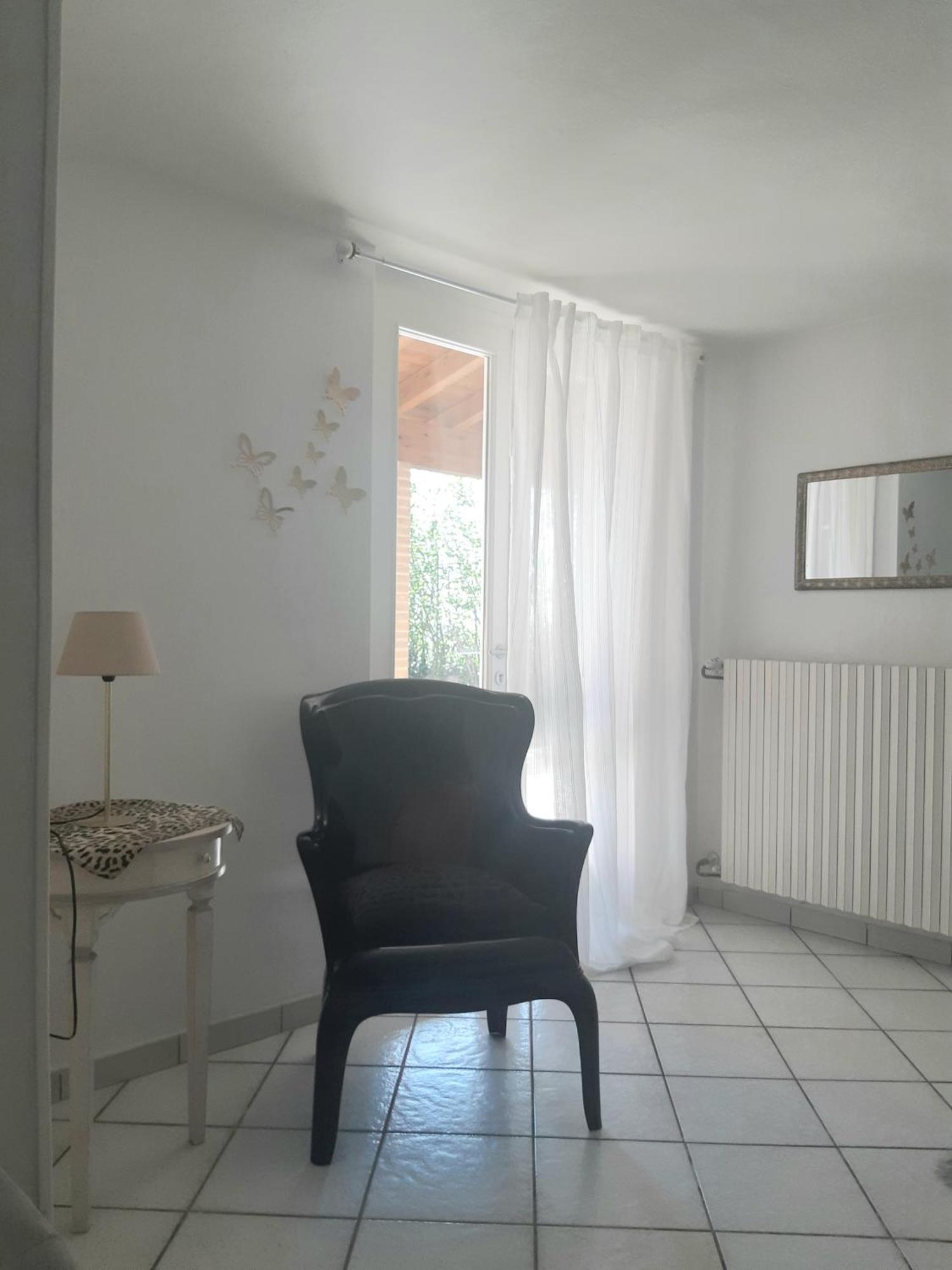 Pace, Luminosita E Comodita A Due Passi Dal Garda Volta Mantovana Phòng bức ảnh